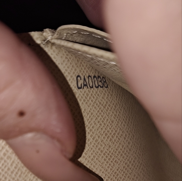 Louis Vuitton Damier Azur Sarah Wallet - Picture 6 of 11